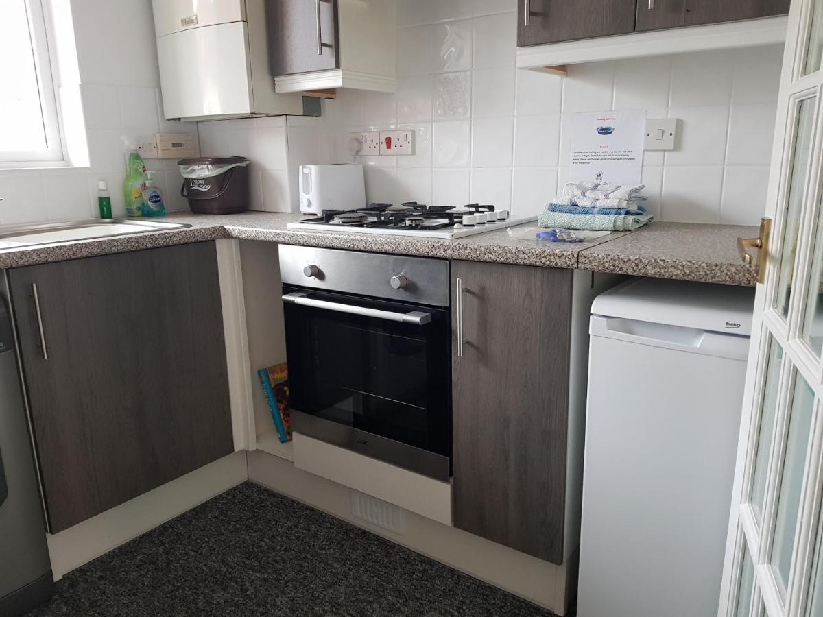 Вилла Charming 2-Bed House In Торки Экстерьер фото